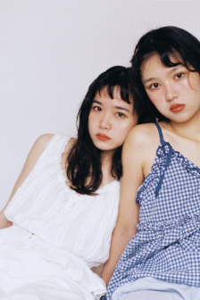 翁公含着她的乳